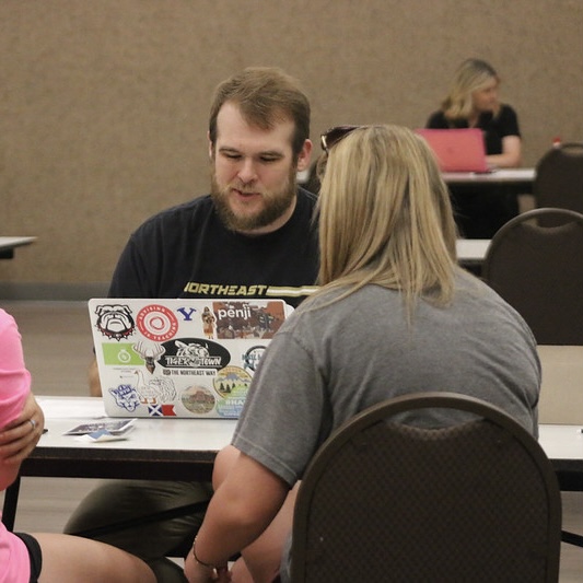 Photo of Northeast Students and Advisors during Registration